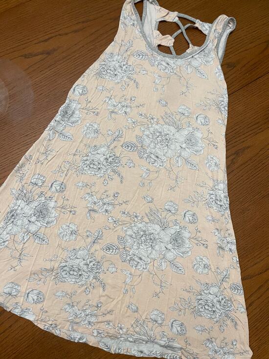 Daisy Fuentes Dresses & Skirts - Daisy Fuentes Floral Dress Size L